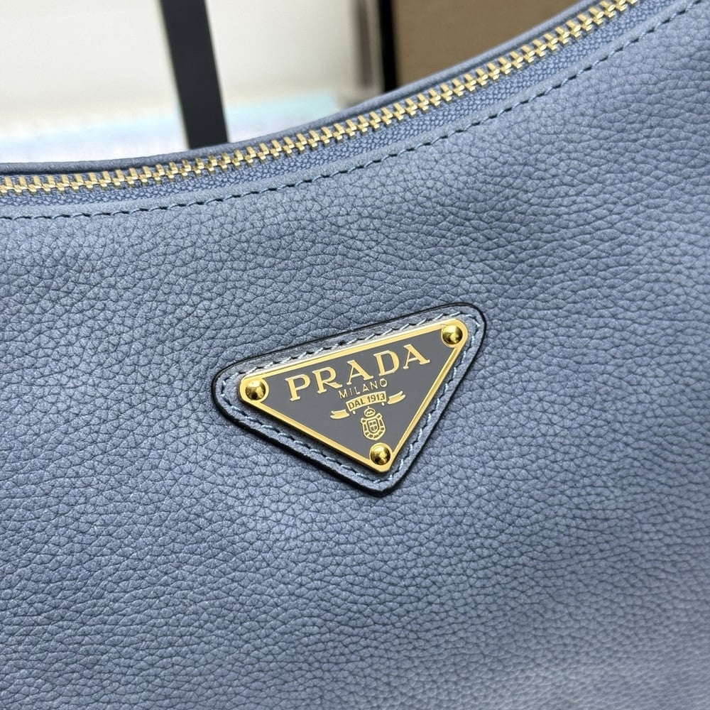 Pra*a Aimée large nubuck leather shoulder bag(TAX-FREE GRADE)