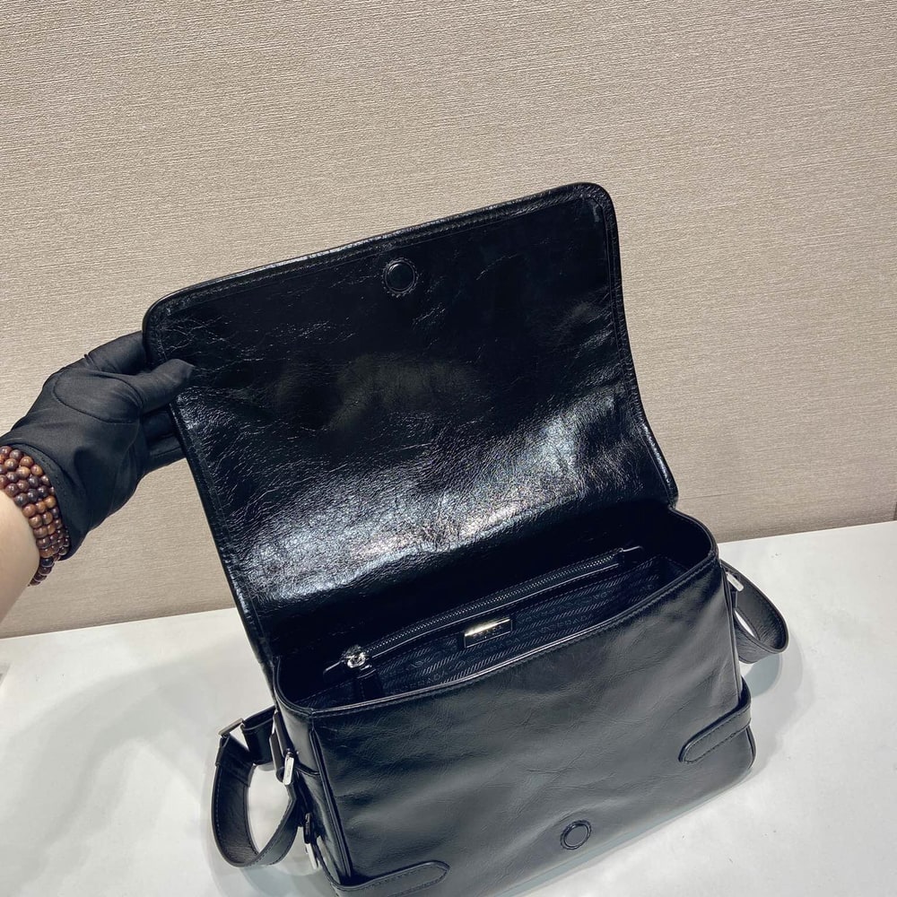 Pra*a Leather shoulder bag(HIGH-END GRADE)