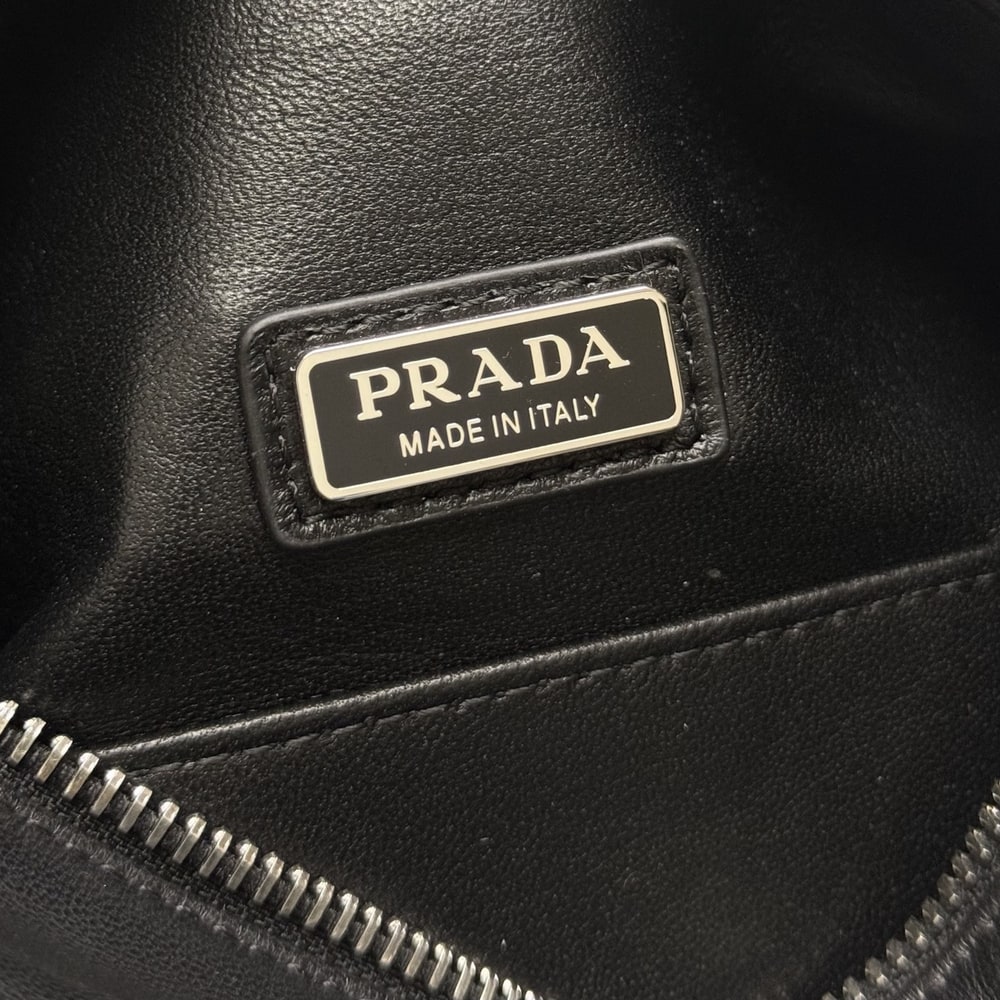 Pra*a Leather shoulder bag(HIGH-END GRADE)
