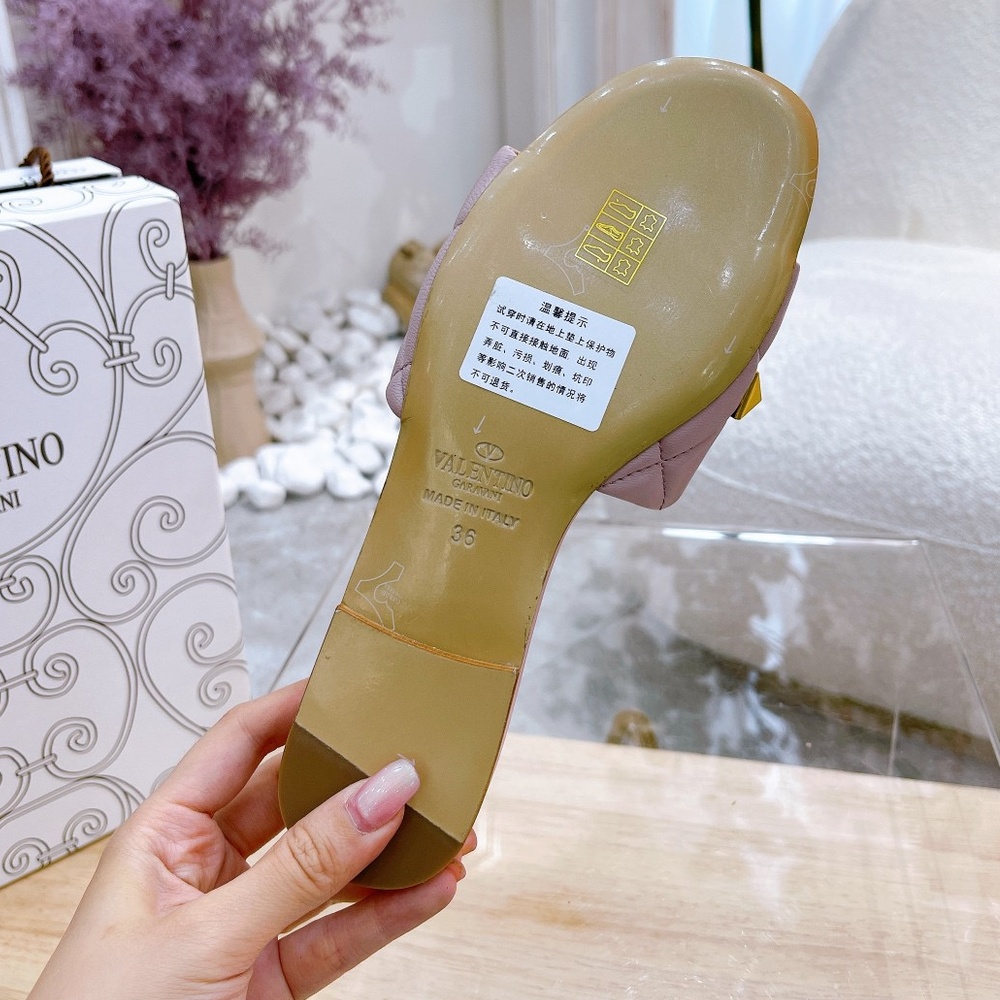 Va1e*ntin0 Roman Stud Sandal(EU 35-41)