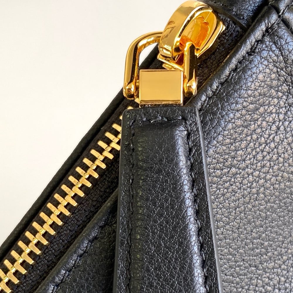 Pra*a Aimee large leather shoulder bag(HIGH-END GRADE)