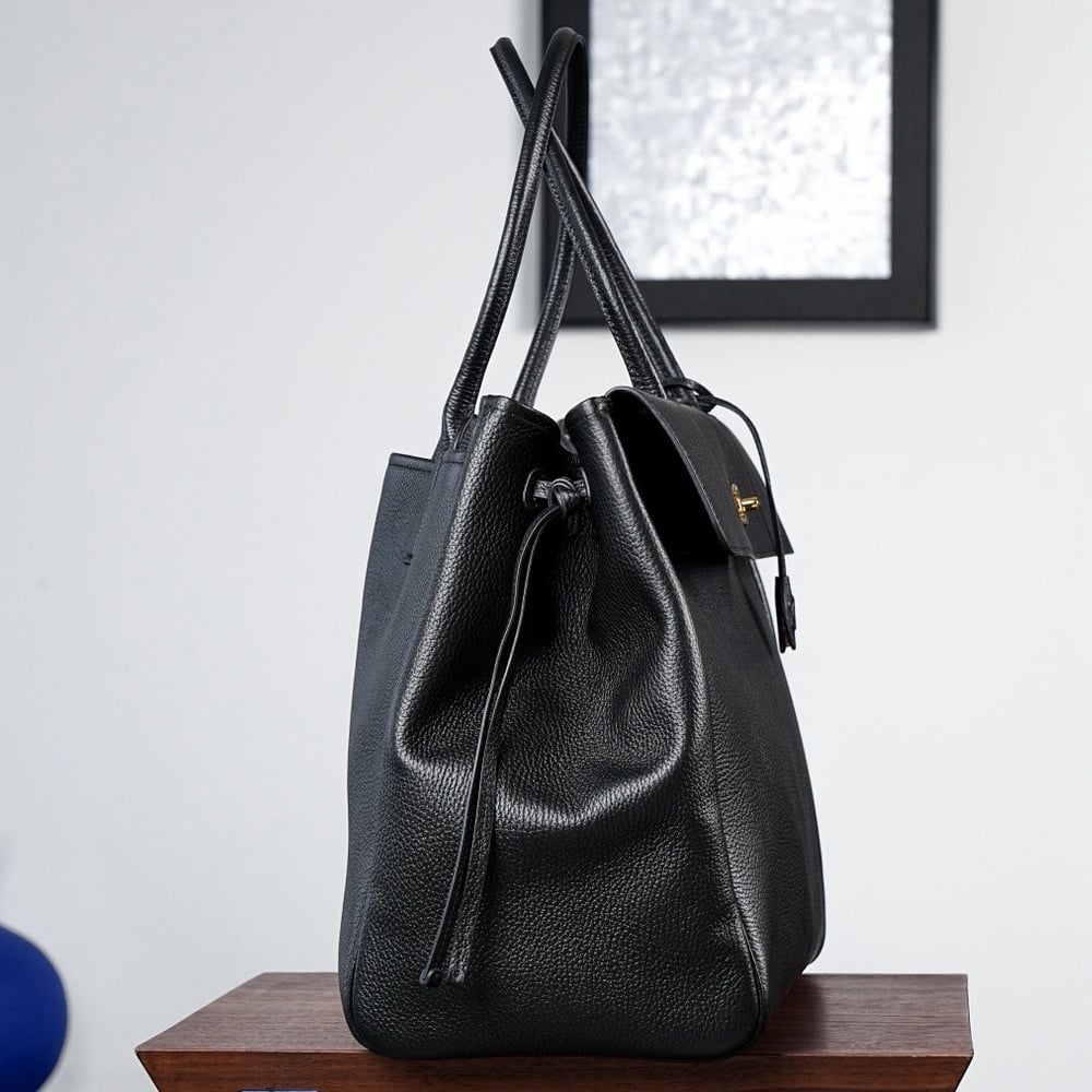 Ch**el Large Shopping Bag(TAX-FREE GRADE)
