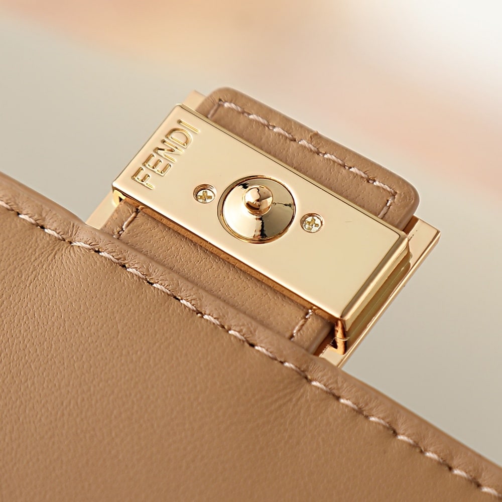 F**di Wallet On Chain Baguette(HIGH-END GRADE)