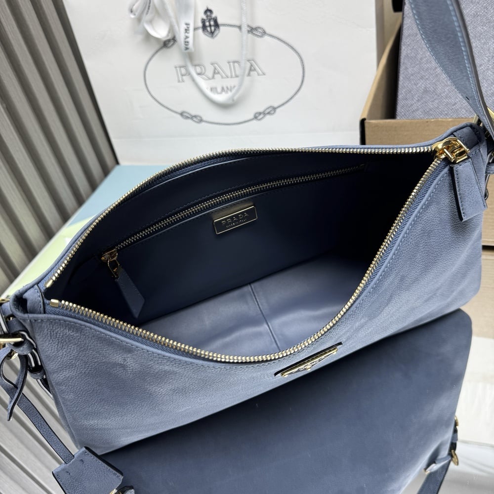 Pra*a Aimée large nubuck leather shoulder bag(TAX-FREE GRADE)