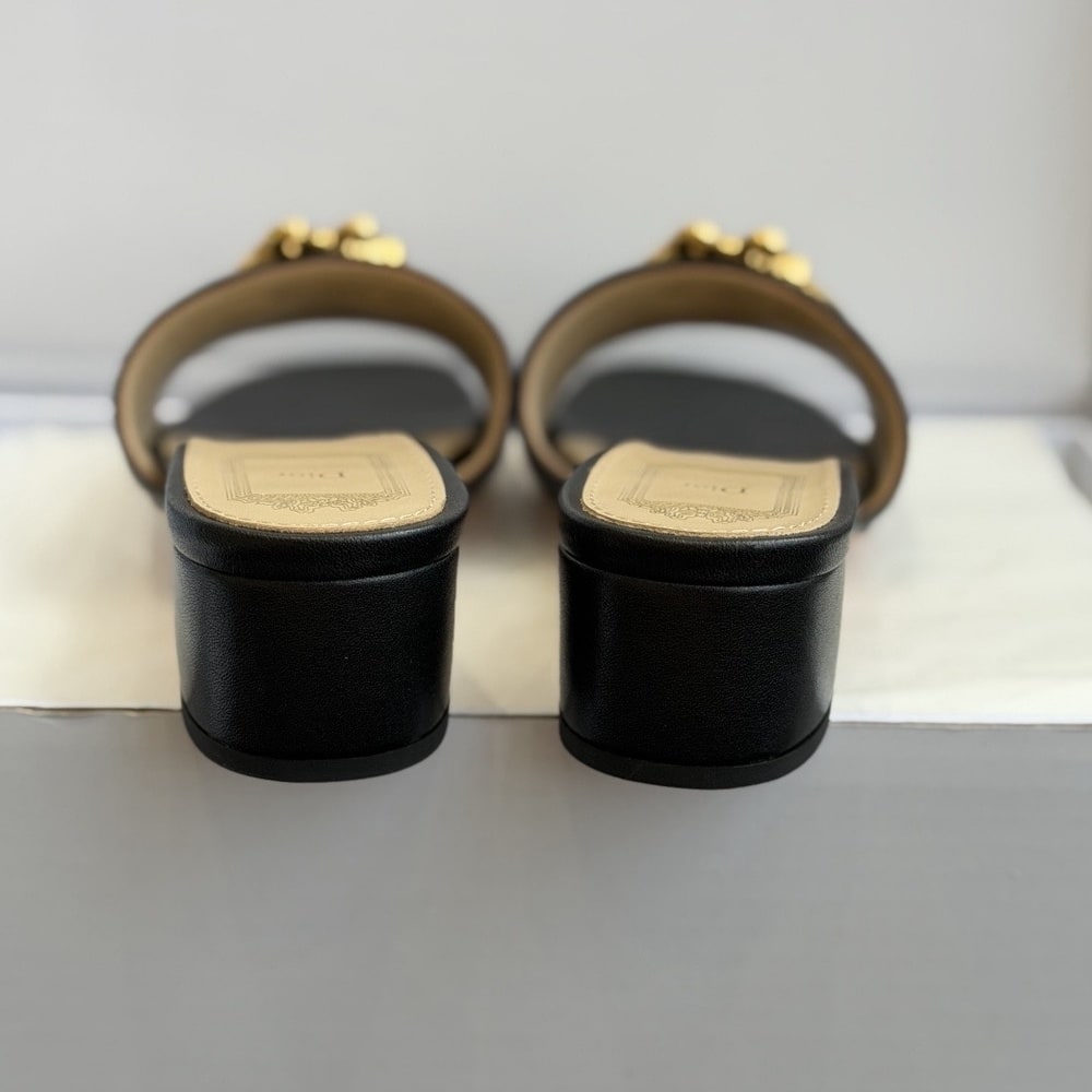 D10r Medaillon Buckle Heeled Slide (EU SIZE 35-42)