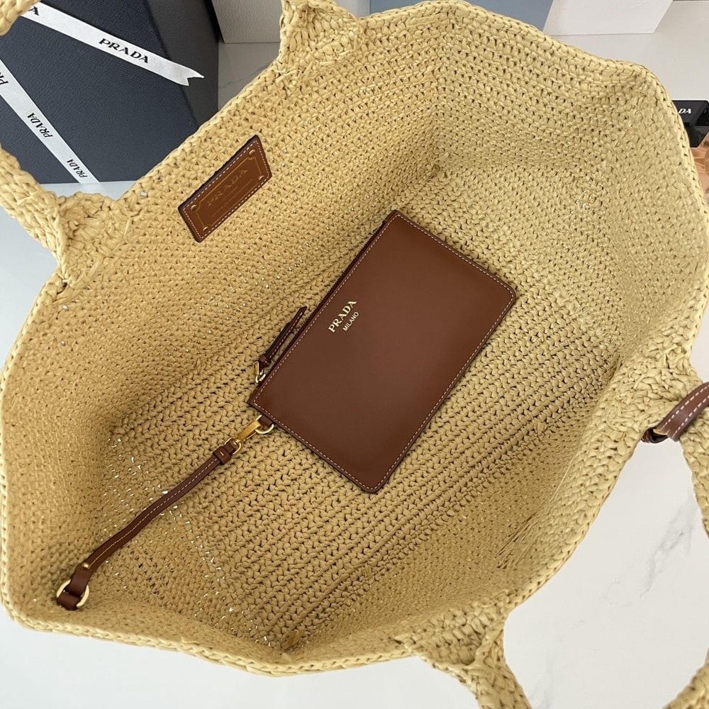 Pra*a Large crochet tote bag with leather details(HIGH-END GRADE)