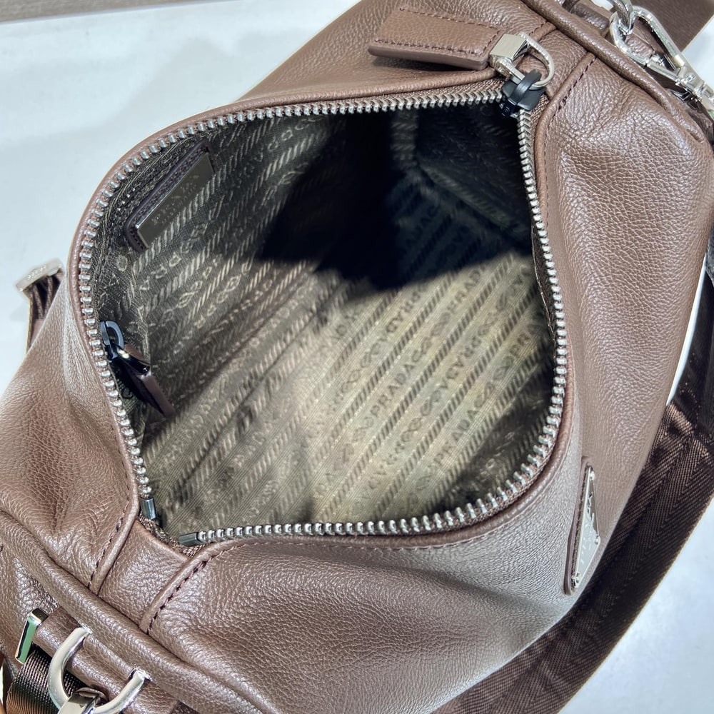 Pra*a Explore leather bag(HIGH-END GRADE)