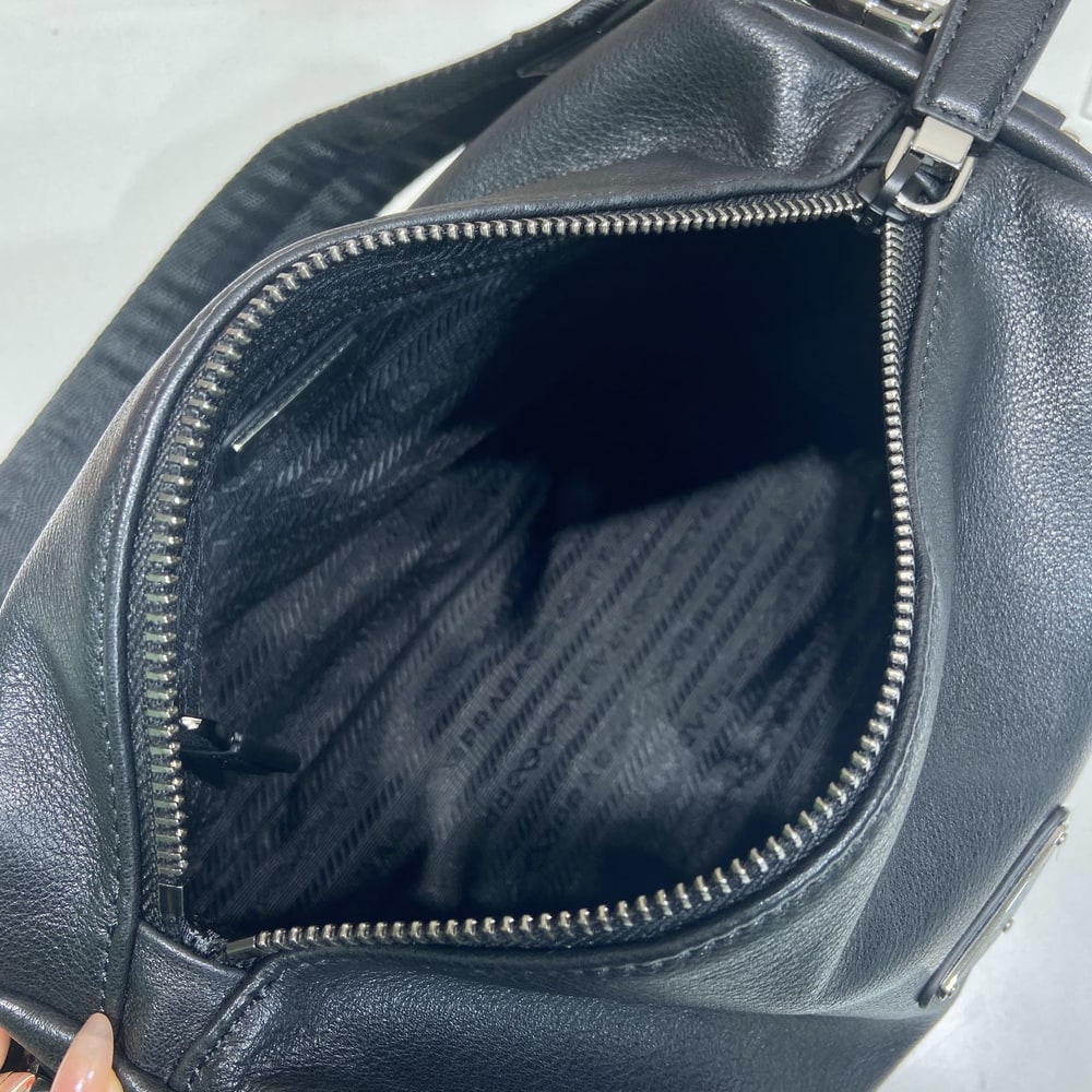 Pra*a Explore leather bag(HIGH-END GRADE)