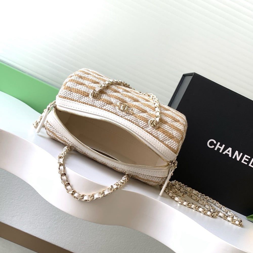 Ch**el Clutch with Chain(HIGH-END GRADE)