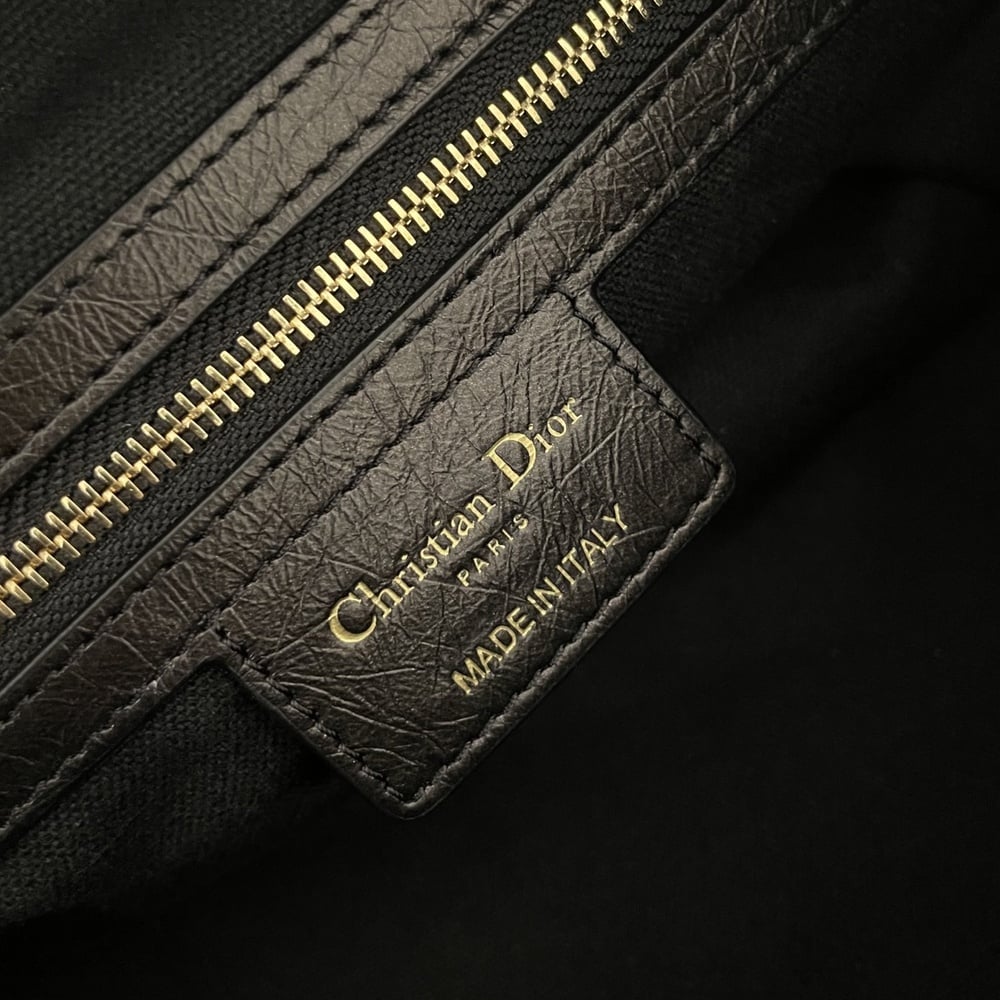D10r Medium D-Journey Bag in Crinkled Calfskin(TAX-FREE GRADE)